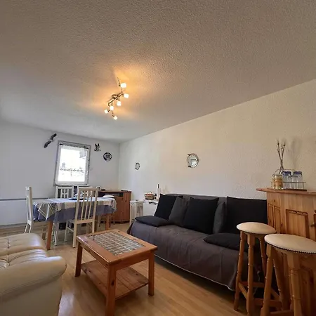 2p Avec Balcon A 700m De La - Fr-1-246a-369 Apartamento *